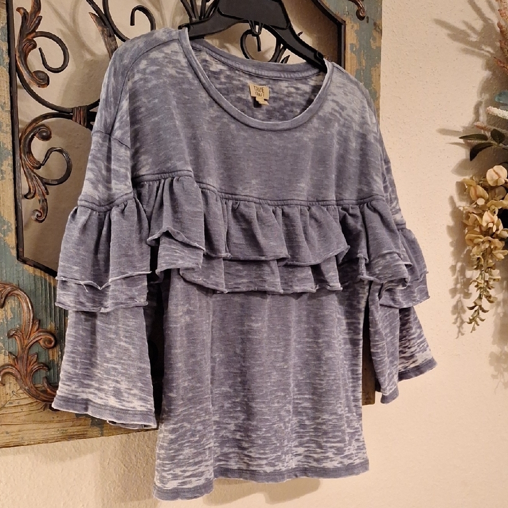 True Craft Gray Ruffle Blouse. NWOT Size MEDIUM - Picture 4 of 7